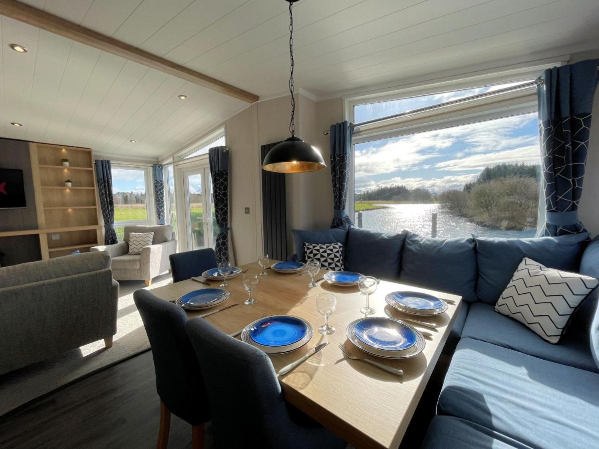 Luxury Lakeside Lodge With Htub Beautiful Views Annan Extérieur photo