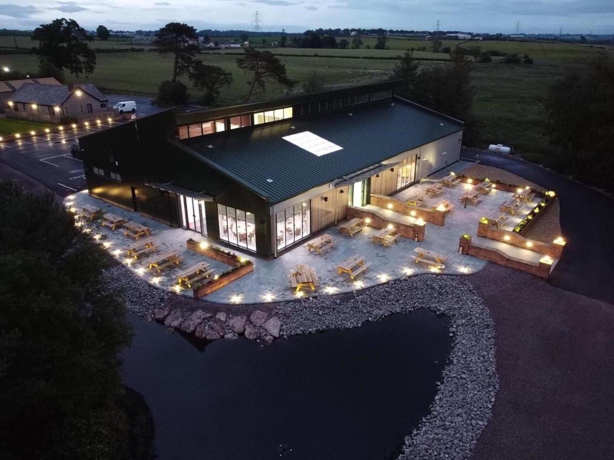 Luxury Lakeside Lodge With Htub Beautiful Views Annan Extérieur photo