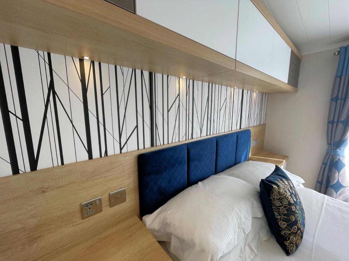 Luxury Lakeside Lodge With Htub Beautiful Views Annan Extérieur photo